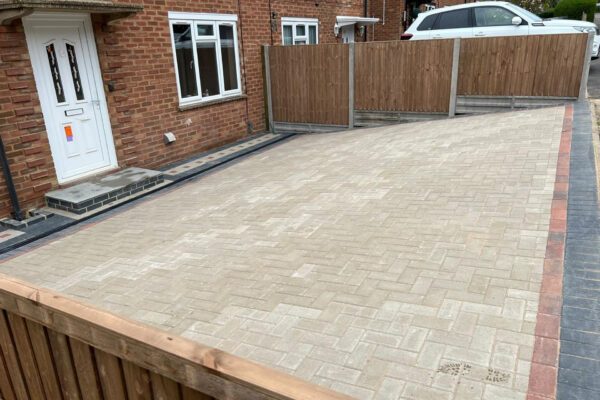 PRO-SCAPES_IMG_WEB_1920_BLOCK-PAVING-1 (3)