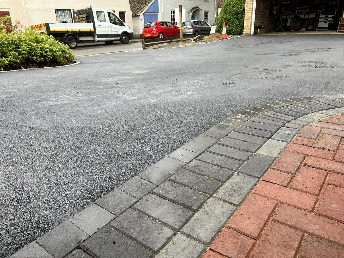 Shared Tarmac/Asphalt Driveway Shared Tarmac/Asphalt Driveway