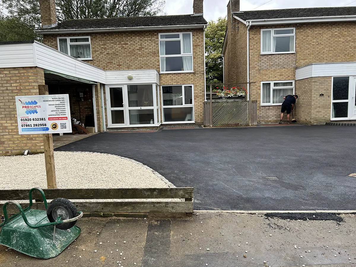 Shared Tarmac/Asphalt Driveway Shared Tarmac/Asphalt Driveway